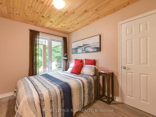 872 Line 11 Rd N, Oro-Medonte, ON - Indoor Photo Showing Bedroom