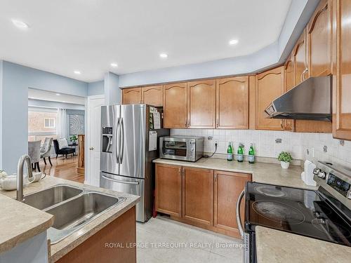 109 Botavia Downs Dr, Brampton, ON - Indoor Photo Showing Kitchen With Double Sink