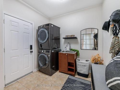 3820 Janice Dr, Mississauga, ON - Indoor Photo Showing Laundry Room