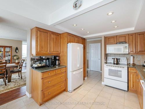 1605-55 Kingsbridge Garden Circ, Mississauga, ON - Indoor Photo Showing Kitchen