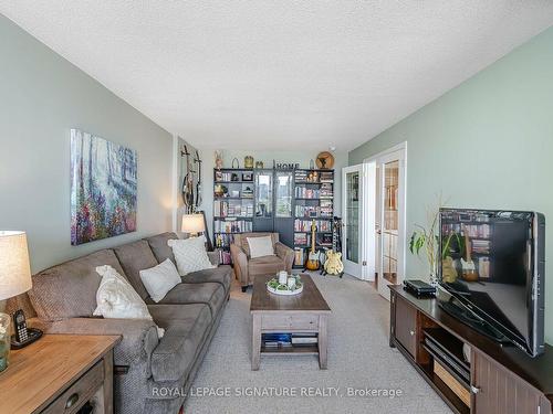 1605-55 Kingsbridge Garden Circ, Mississauga, ON - Indoor Photo Showing Living Room