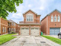 3206 Forrestdale Circ  Mississauga, ON L5N 6V4