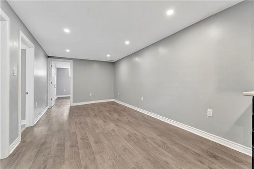 77 Inchlee Drive, Hamilton, ON - Indoor Photo Showing Other Room