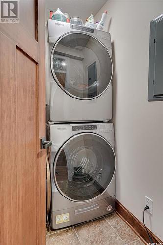 701 525 3Rd Avenue N, Saskatoon, SK - Indoor Photo Showing Laundry Room