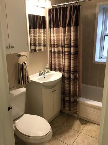 9 Grant Boulevard|Unit #105, Dundas, ON - Indoor Photo Showing Bathroom