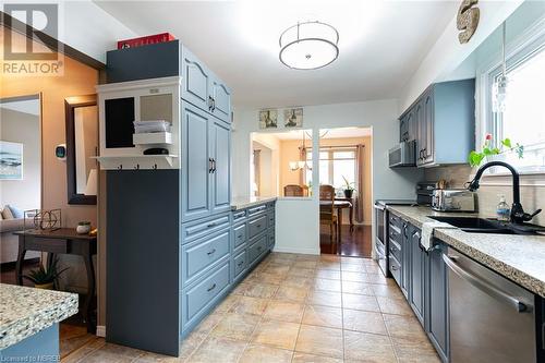 450 Wallace Road, North Bay, ON - Indoor Photo Showing Kitchen With Double Sink With Upgraded Kitchen