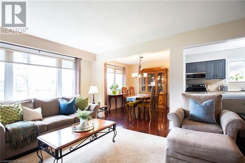 450 Wallace Road, North Bay, ON - Indoor Photo Showing Living Room