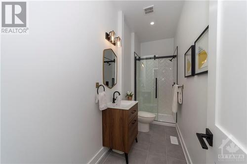 8340 Bank Street, Metcalfe, ON - Indoor Photo Showing Bathroom