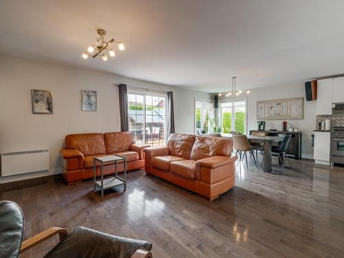 Salon - 2390 Rue De La Carline, Québec (Les Rivières), QC - Indoor Photo Showing Living Room