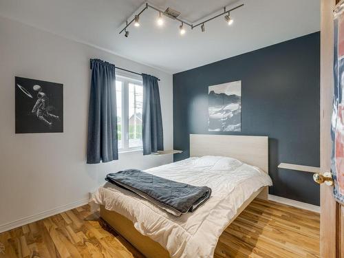 Chambre Ã Â coucher - 2390 Rue De La Carline, Québec (Les Rivières), QC - Indoor Photo Showing Bedroom