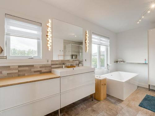 Salle de bains - 2390 Rue De La Carline, Québec (Les Rivières), QC - Indoor Photo Showing Bathroom