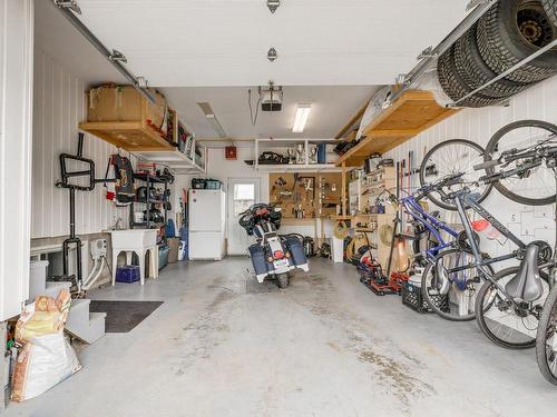 Garage - 2390 Rue De La Carline, Québec (Les Rivières), QC - Indoor Photo Showing Garage