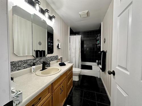 1309 S 611 Highway South, Fort Frances, ON - Indoor Photo Showing Bathroom