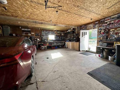 1309 S 611 Highway South, Fort Frances, ON - Indoor Photo Showing Garage