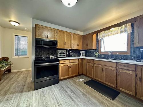 1309 S 611 Highway South, Fort Frances, ON - Indoor Photo Showing Kitchen With Double Sink