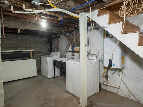 744 Franklin St S, Thunder Bay, ON - Indoor Photo Showing Laundry Room