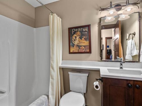 32-5005 Valley Drive, Kamloops, BC - Indoor Photo Showing Bathroom