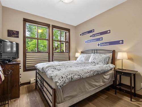 32-5005 Valley Drive, Kamloops, BC - Indoor Photo Showing Bedroom