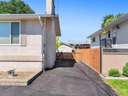 614 Cambridge Cres, Kamloops, BC - Outdoor With Exterior