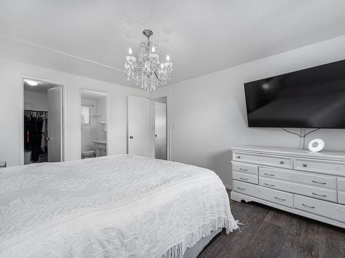737 Orchard Drive, Lillooet, BC - Indoor Photo Showing Bedroom