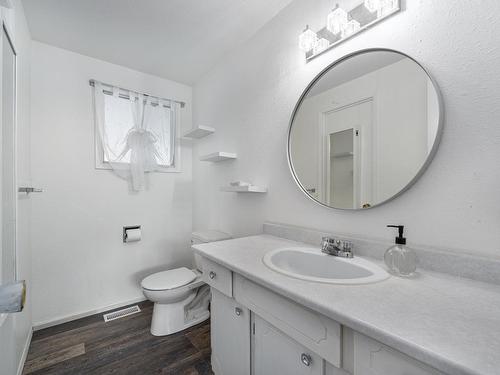 737 Orchard Drive, Lillooet, BC - Indoor Photo Showing Bathroom