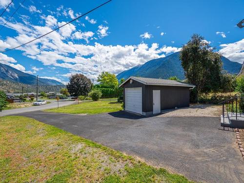 737 Orchard Drive, Lillooet, BC - Outdoor