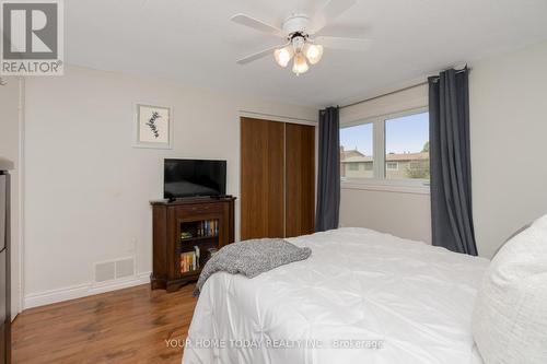 2667 Quill Crescent, Mississauga, ON - Indoor Photo Showing Bedroom