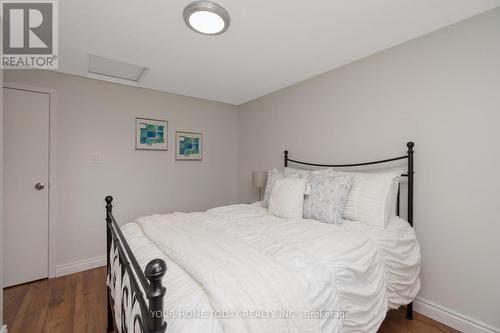 2667 Quill Crescent, Mississauga, ON - Indoor Photo Showing Bedroom