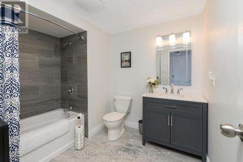2667 Quill Crescent, Mississauga, ON - Indoor Photo Showing Bathroom
