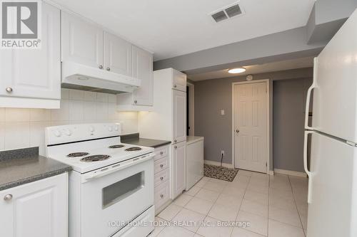 2667 Quill Crescent, Mississauga, ON - Indoor Photo Showing Kitchen