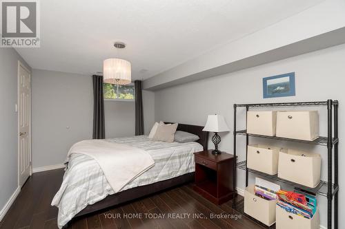 2667 Quill Crescent, Mississauga, ON - Indoor Photo Showing Bedroom