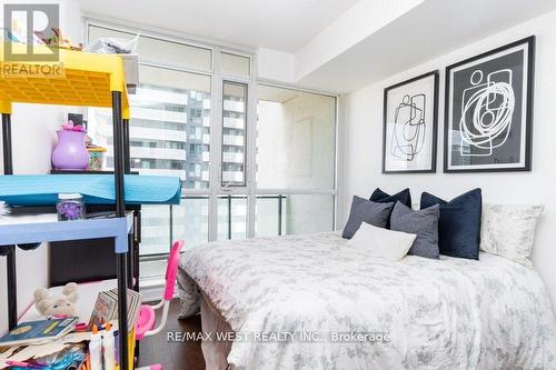 1001 - 4070 Confederation Parkway, Mississauga, ON - Indoor Photo Showing Bedroom