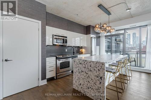 401 - 90 Trinity Street, Toronto, ON - Indoor Photo Showing Kitchen With Upgraded Kitchen
