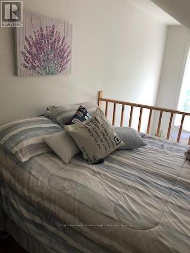 404 - 172 Main Street, Prince Edward County, ON - Indoor Photo Showing Bedroom