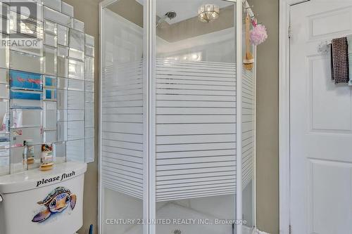 16 Helen Crescent, Kawartha Lakes, ON -  Photo Showing Bathroom