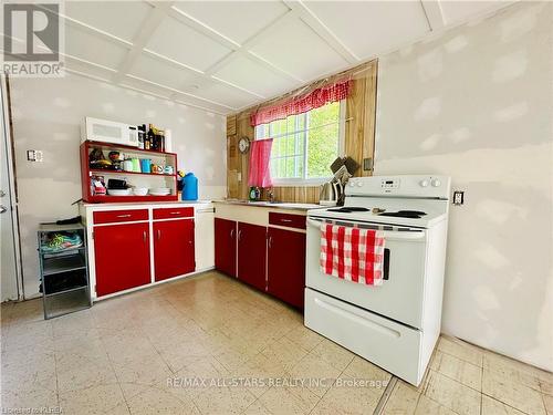 1 Reo Avenue, Kawartha Lakes, ON - Indoor Photo Showing Kitchen