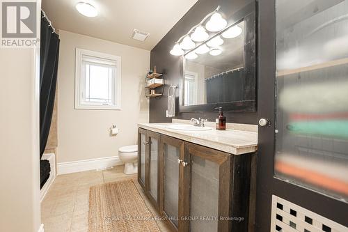 35 Adelaide Street, Barrie, ON - Indoor Photo Showing Bathroom