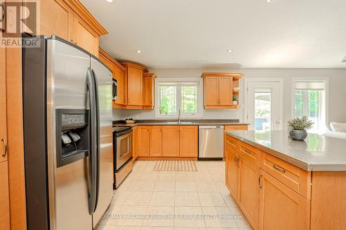 35 Adelaide Street, Barrie, ON - Indoor Photo Showing Kitchen