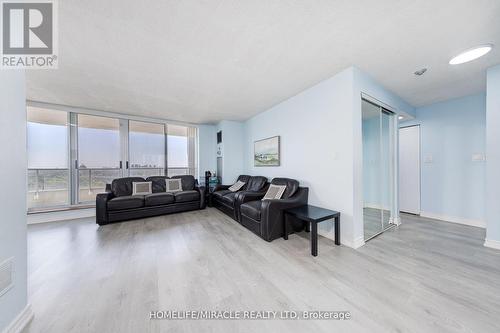 1509 - 400 Mclevin Avenue, Toronto, ON - Indoor Photo Showing Living Room