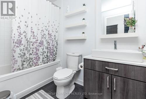 504 Se - 9199 Yonge Street, Richmond Hill, ON - Indoor Photo Showing Bathroom
