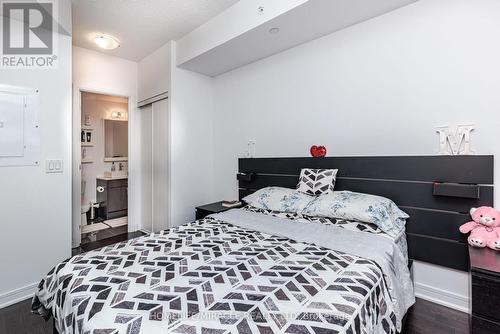 504 Se - 9199 Yonge Street, Richmond Hill, ON - Indoor Photo Showing Bedroom