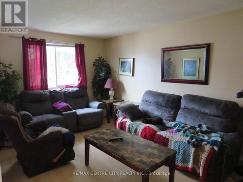 living room - 27 - 490 Third Street, London, ON - Indoor Photo Showing Living Room