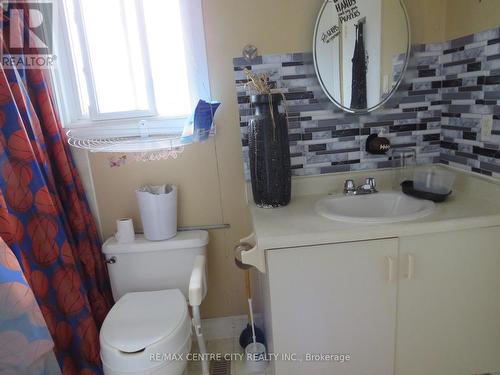 4PC BATHROOM - 27 - 490 Third Street, London, ON - Indoor Photo Showing Bathroom