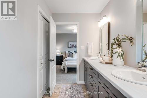 418 Sophia Crescent, London, ON - Indoor Photo Showing Bathroom