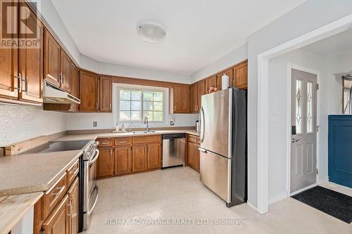 144 Antrim Crescent, London, ON - Indoor Photo Showing Kitchen With Double Sink