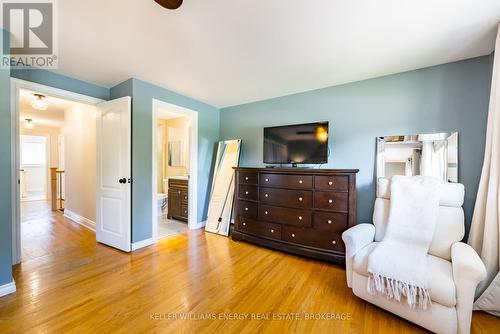 853 Fernhill Boulevard, Oshawa, ON - Indoor Photo Showing Bedroom