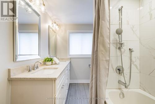 853 Fernhill Boulevard, Oshawa, ON - Indoor Photo Showing Bathroom