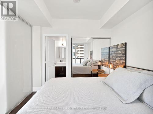 1002 - 65 St Mary Street, Toronto, ON - Indoor Photo Showing Bedroom