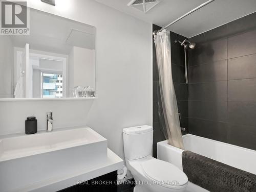 1002 - 65 St Mary Street, Toronto, ON - Indoor Photo Showing Bathroom