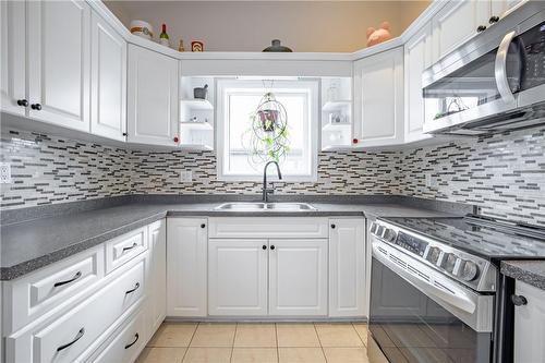 6470 Ker Street, Niagara Falls, ON - Indoor Photo Showing Kitchen With Double Sink